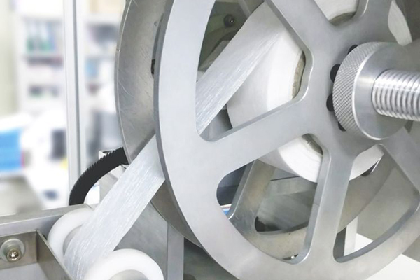 台湾グレース嘉義工場生産ラインのメンブレン接着